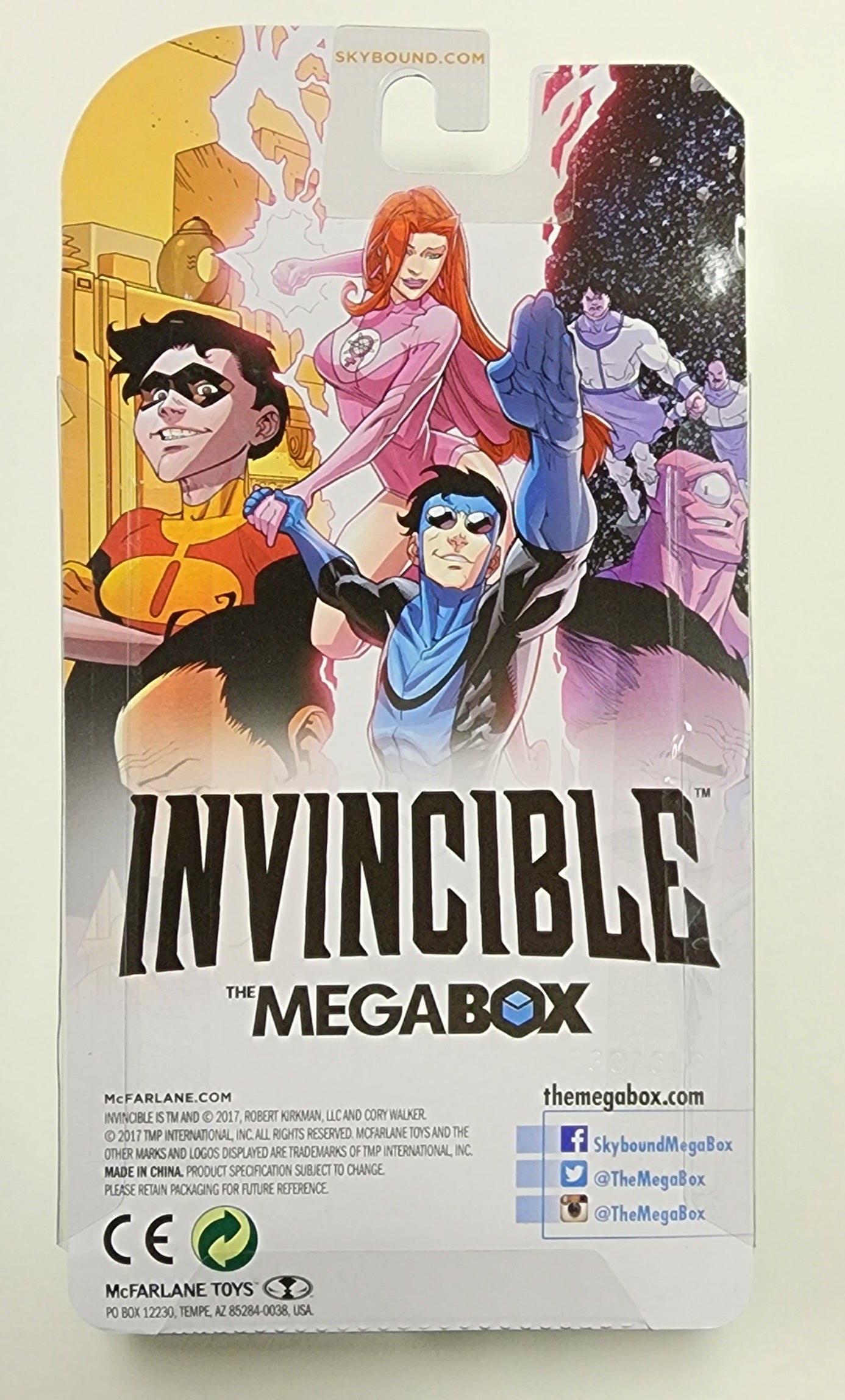 INVINCIBLE MEGABOX BLUE SUIT EXCLUSIVE BLOODY VERSION 2017 Invincible McFarlane Toys