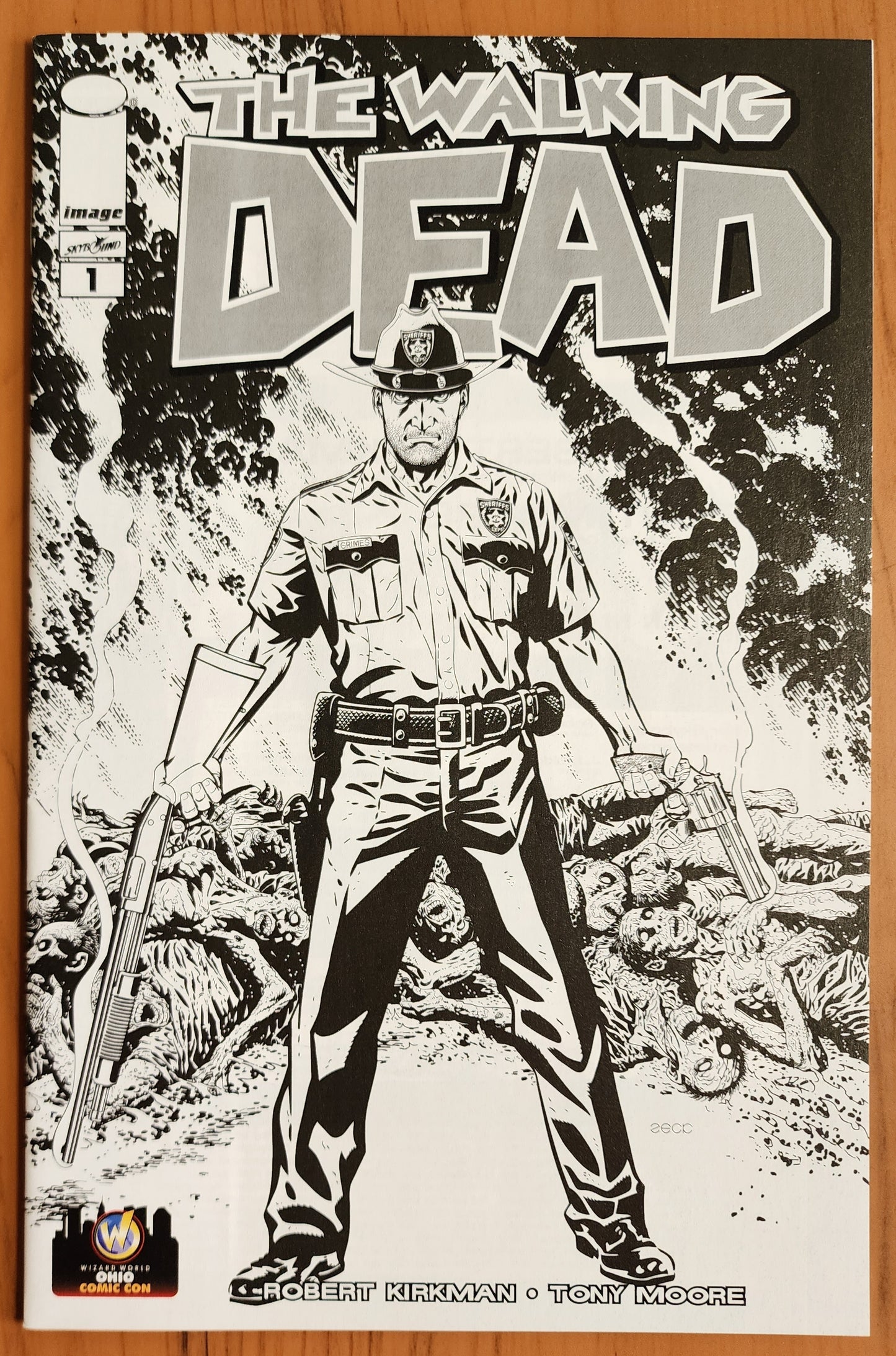 WALKING DEAD #1 WIZARD WORLD OHIO EXCLUSIVE B&W VARIANT 2013 Walking Dead IMAGE COMICS