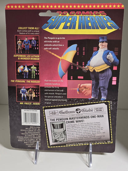 TOY BIZ DC COMICS SUPER HEROES PENGUIN FIRES MISSILES WITH TAILS [T06] Batman Toy Biz   