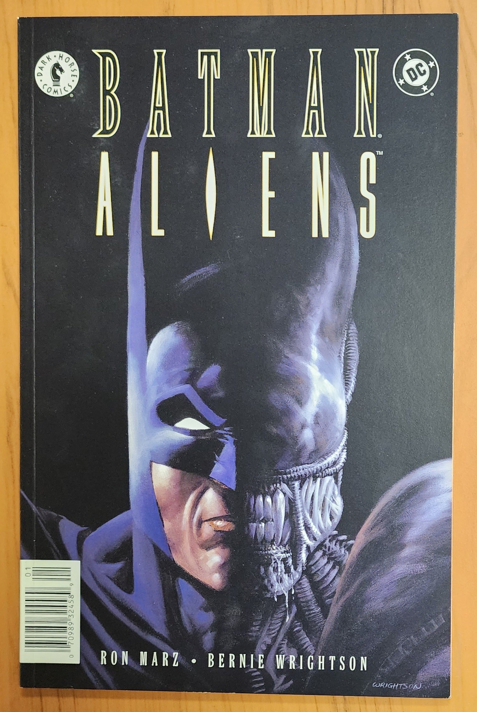 BATMAN ALIENS #1 1997 DC COMICS