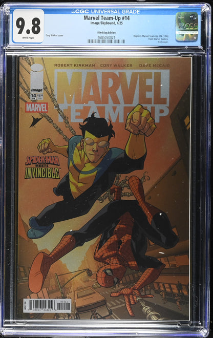 9.8 CGC MARVEL TEAM-UP #14 BLIND BAG FOIL VARIANT 2025 [4685050021] Invincible DC COMICS