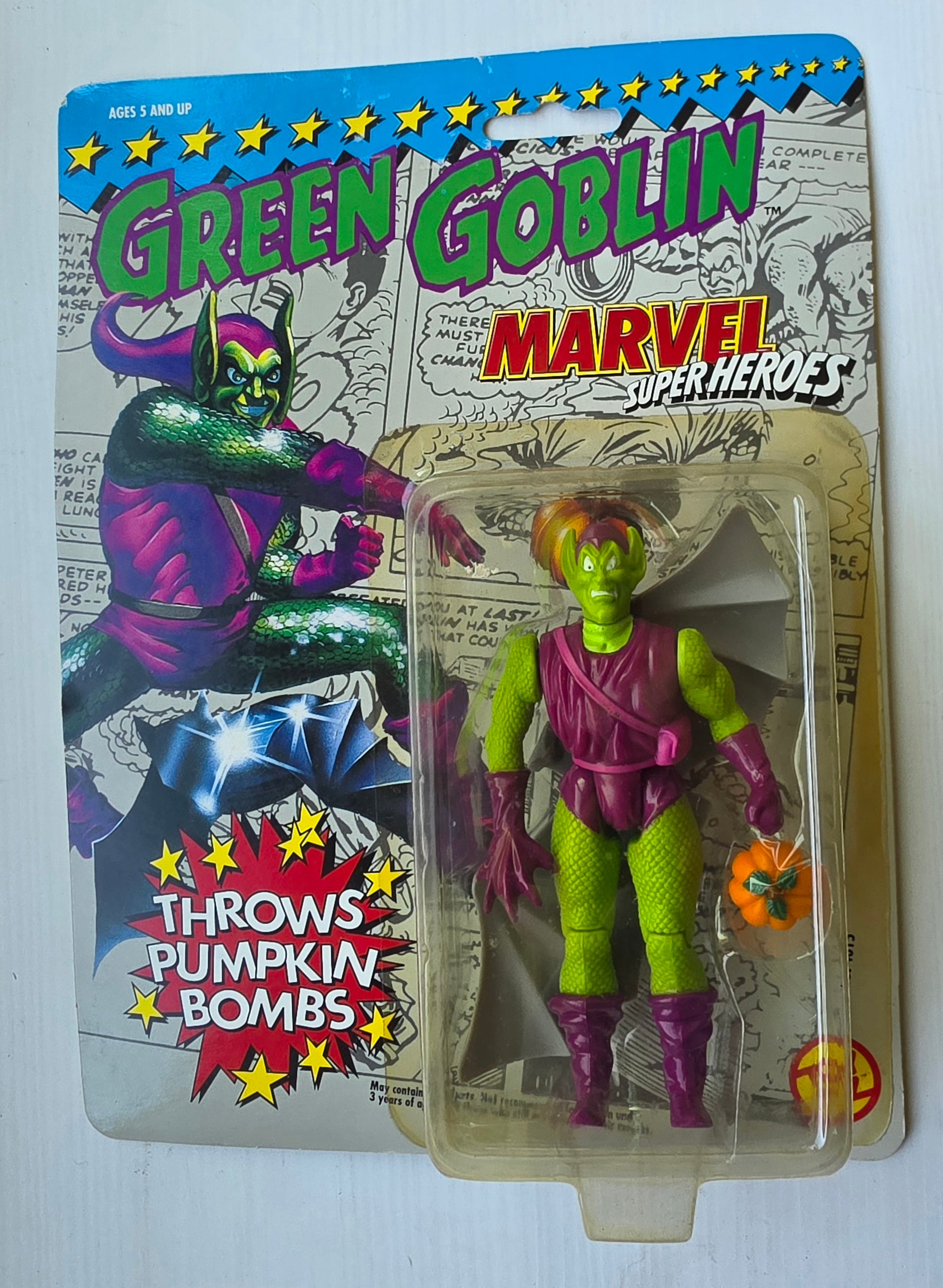 TOY BIZ GREEN GOBLIN THROWS PUMPKIN BOMBS MARVEL SUPER HEROES X-Men Toy Biz