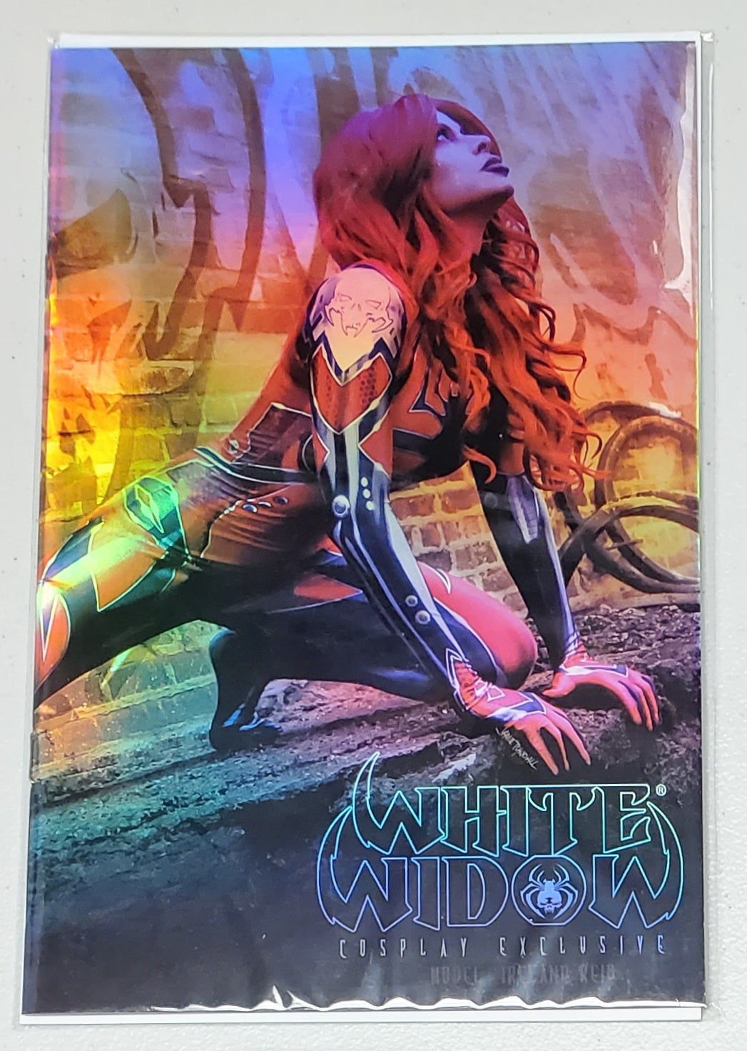 WHITE WIDOW COSPLAY EXCLUSIVE HOLOFOIL VARIANT comic book ABSOLUTE COMICS GROUP / RED GI   