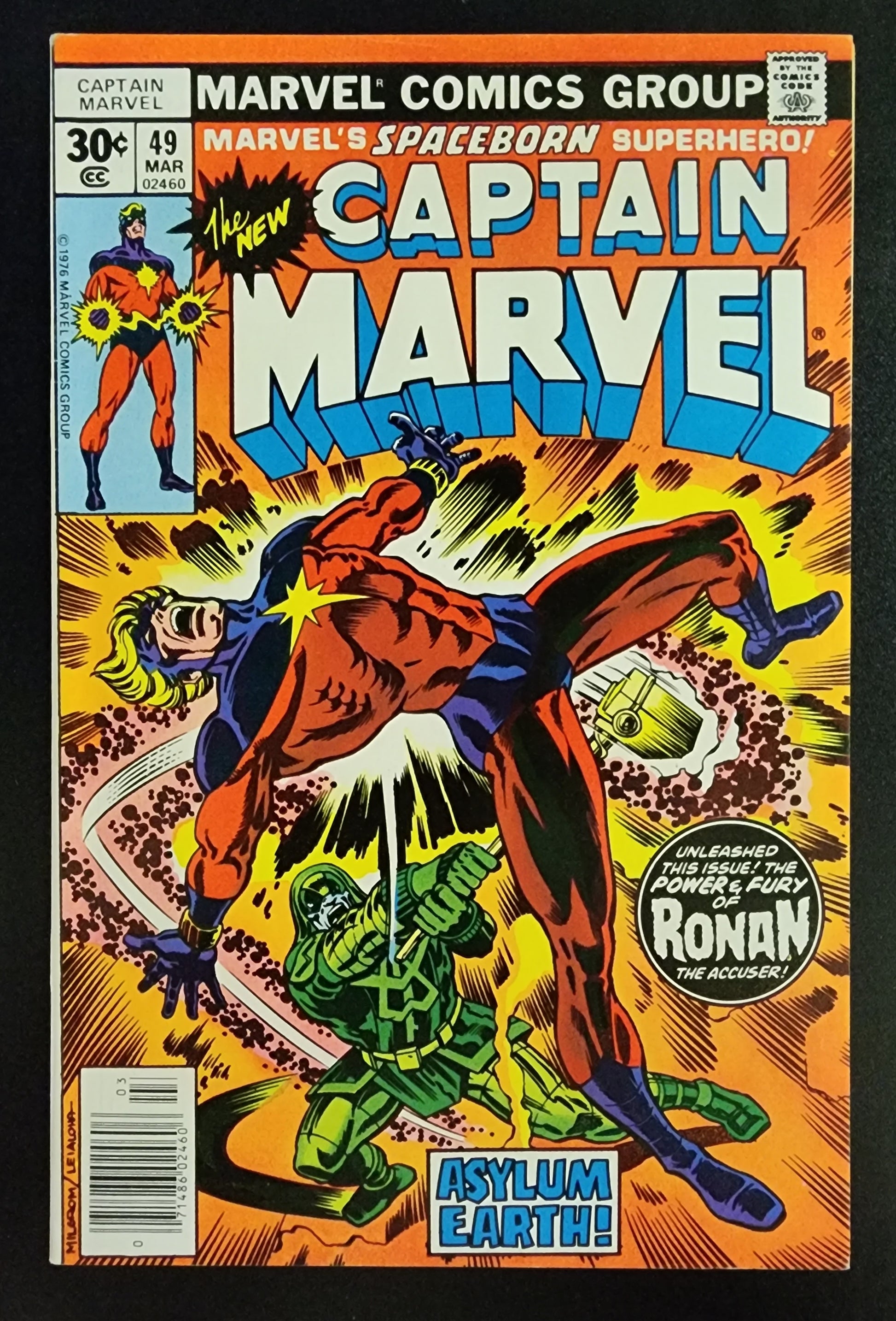 CAPTAIN MARVEL #49 1977 Avengers MARVEL COMICS   